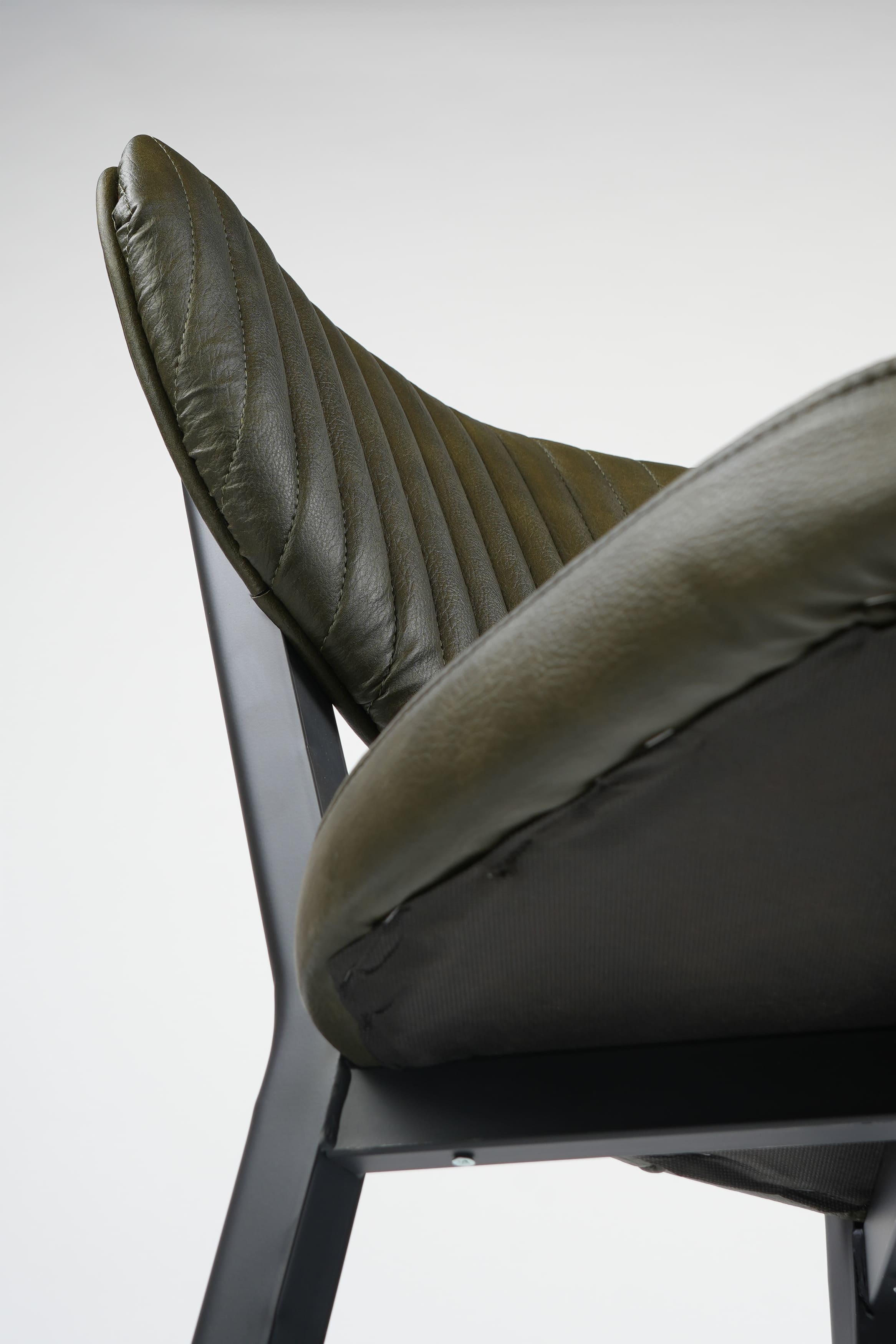 DUNE - Chaise en similicuir