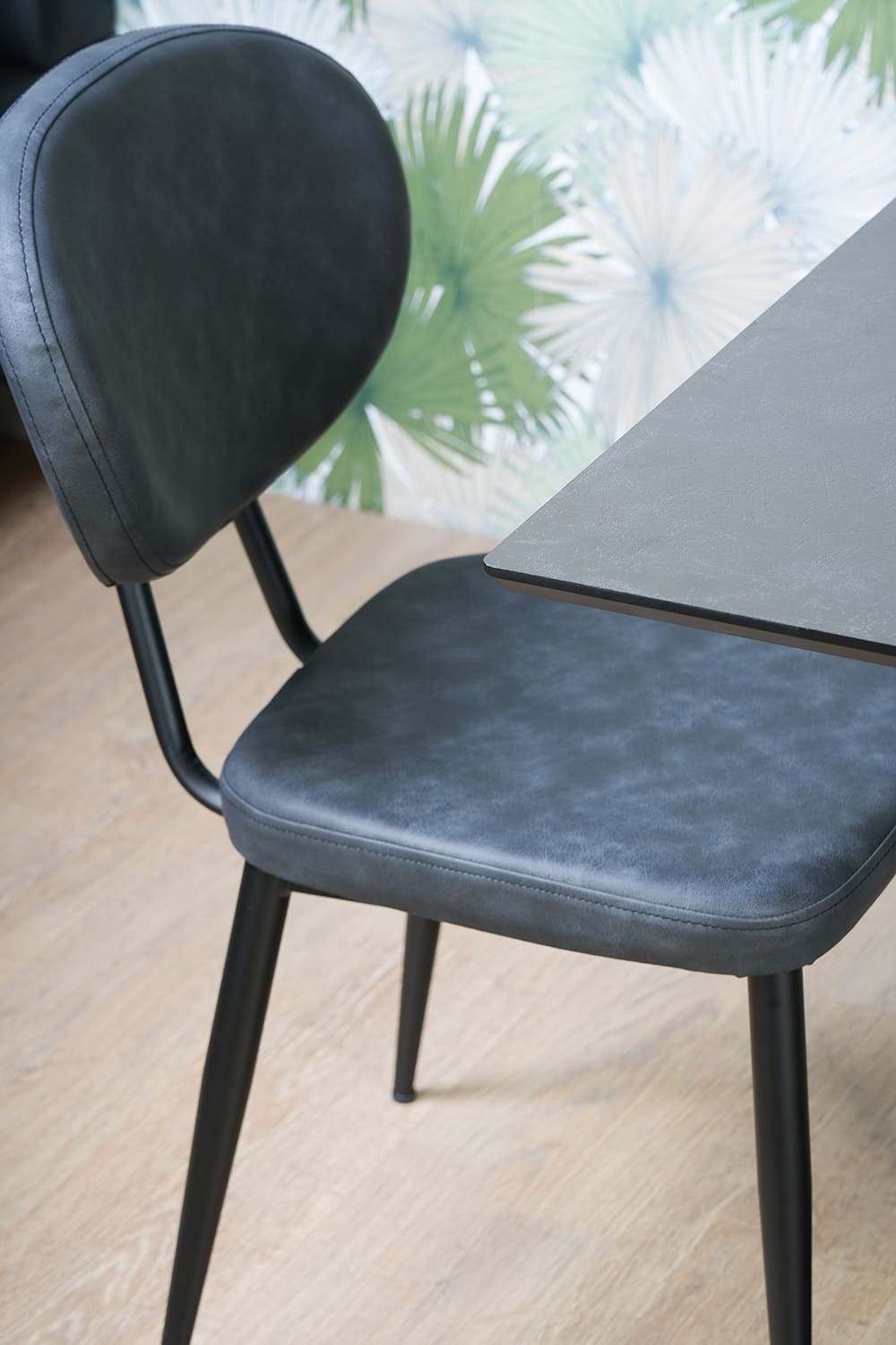 Lot 2 chaises Deniz + 1 table Carvel Yosun