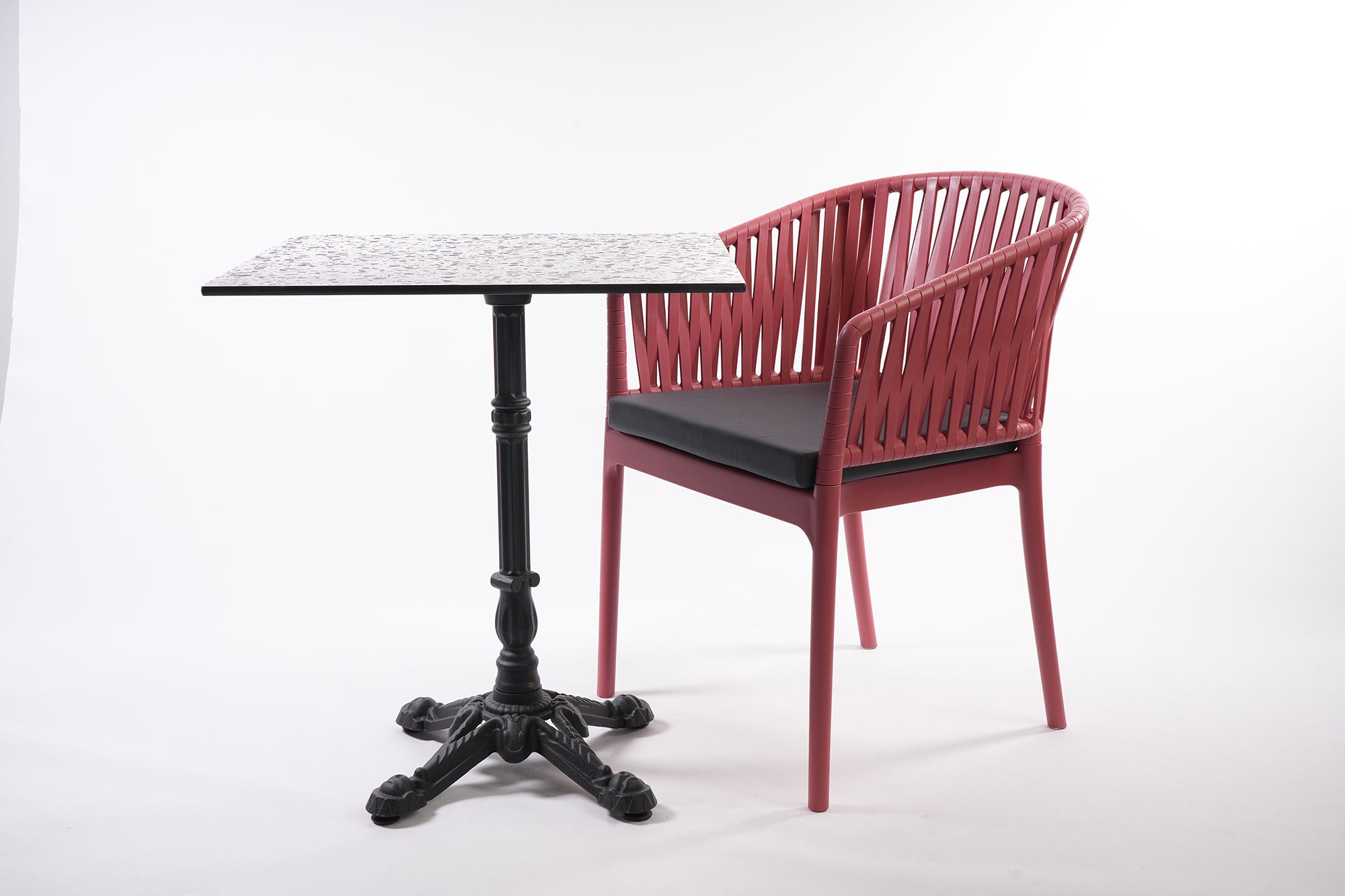 Lot 2 chaises Portofino + 1 table Malaga