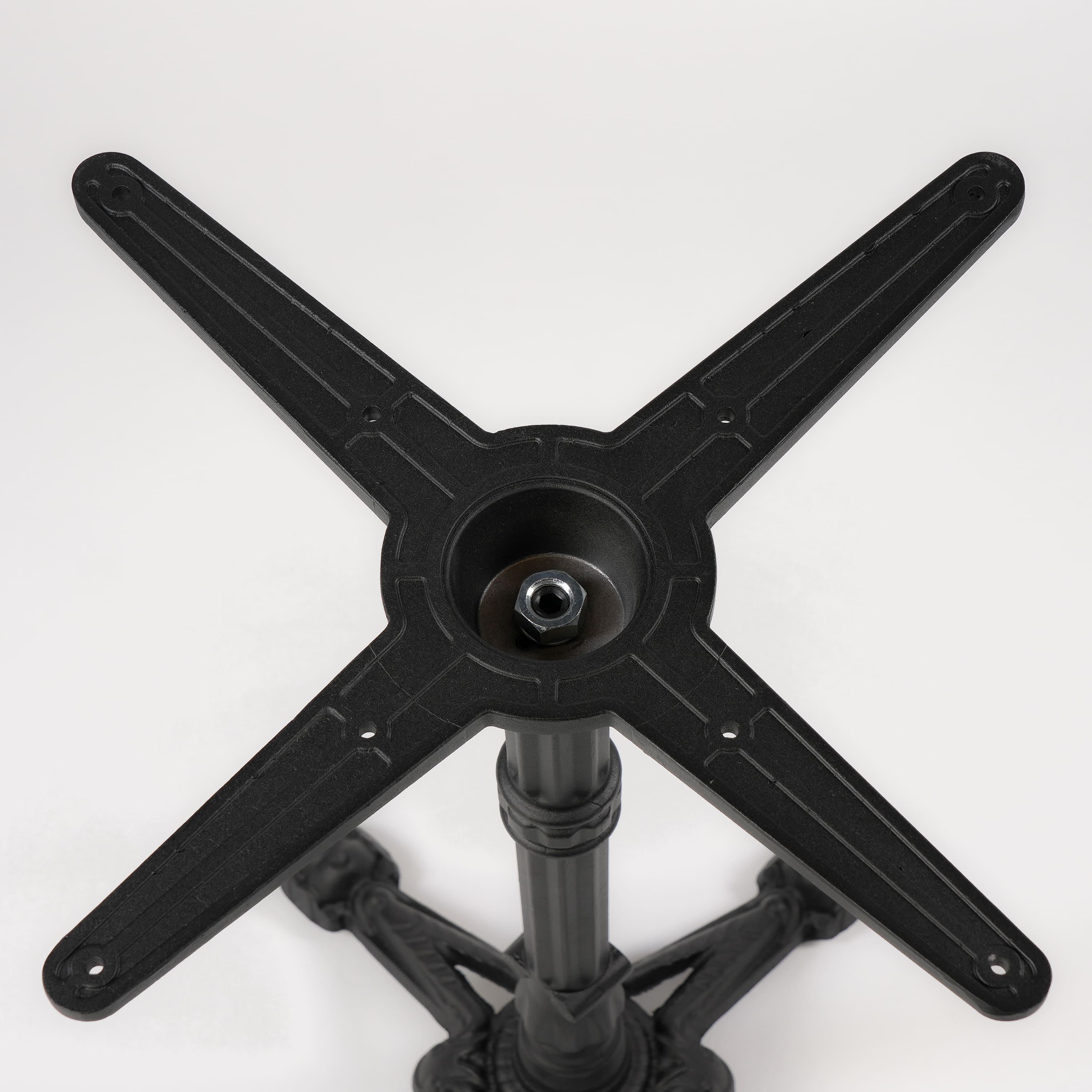 M400 - Pied de table lion