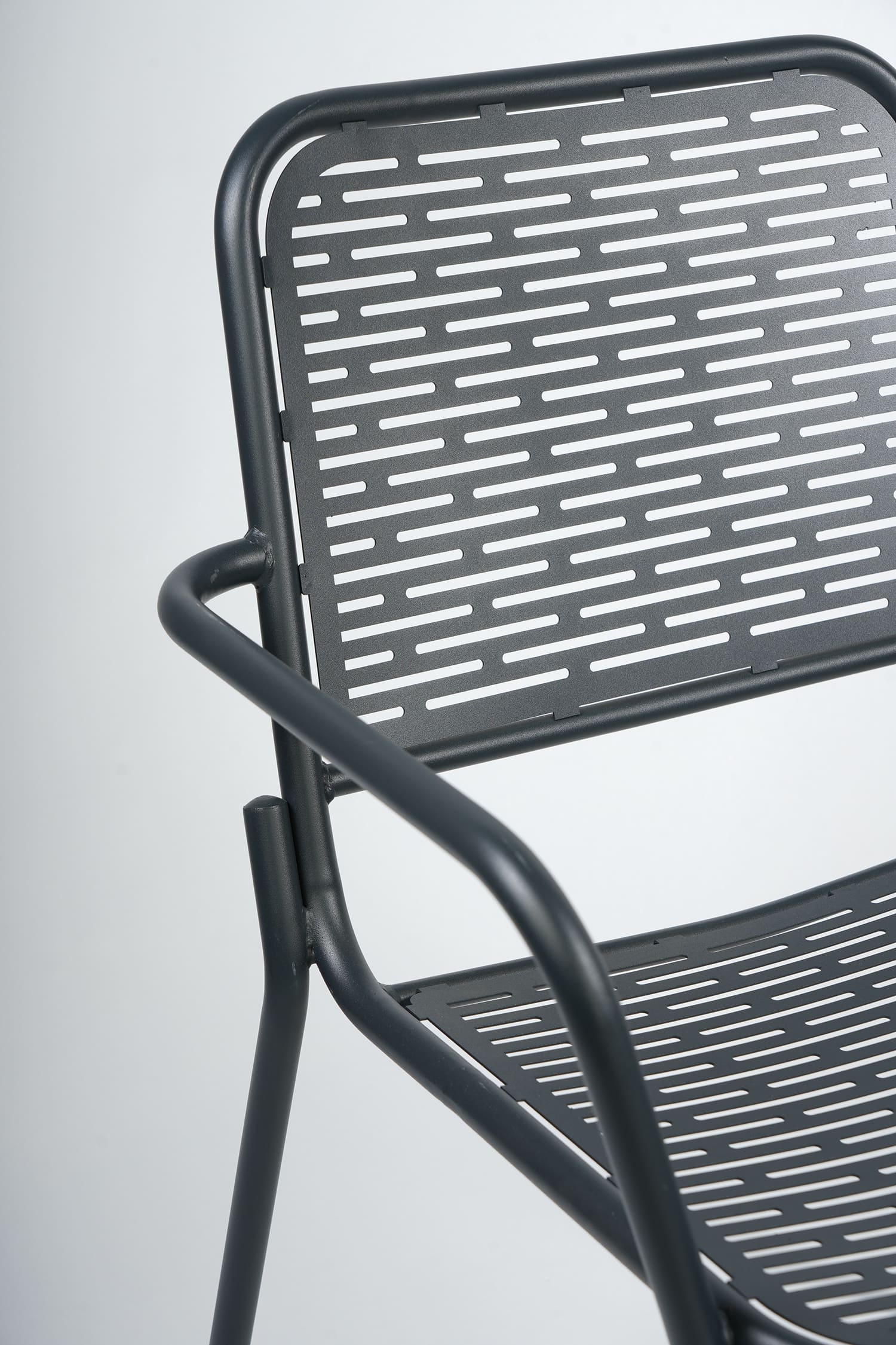 RUBY - Chaise en acier et peinture polyester