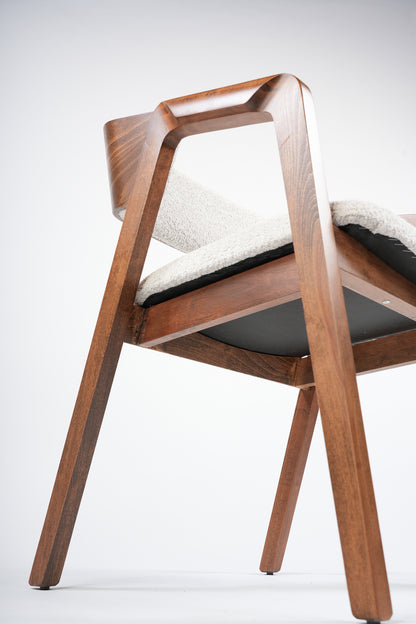 PRADA - Chaise en bois massif