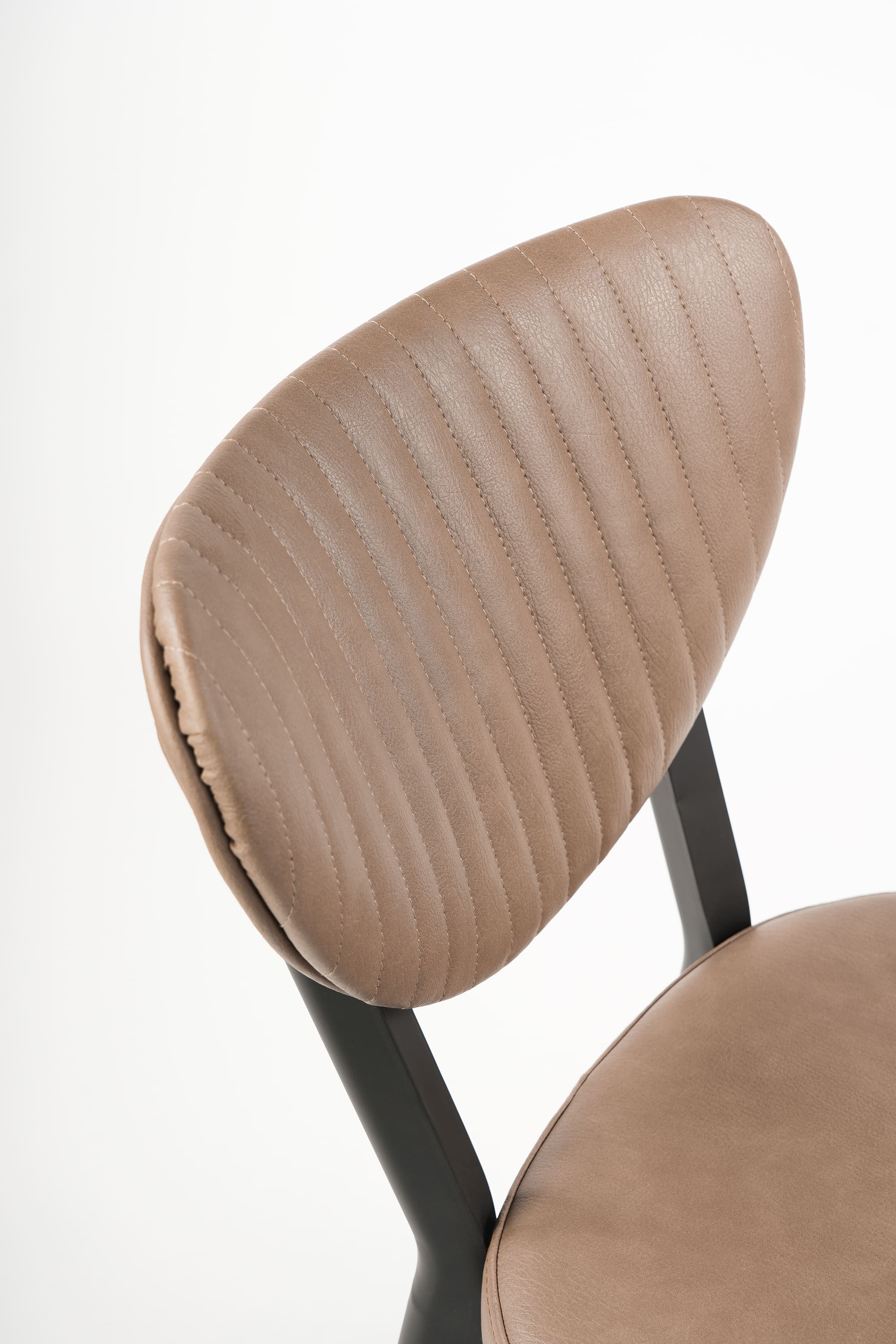 DUNE - Chaise en similicuir