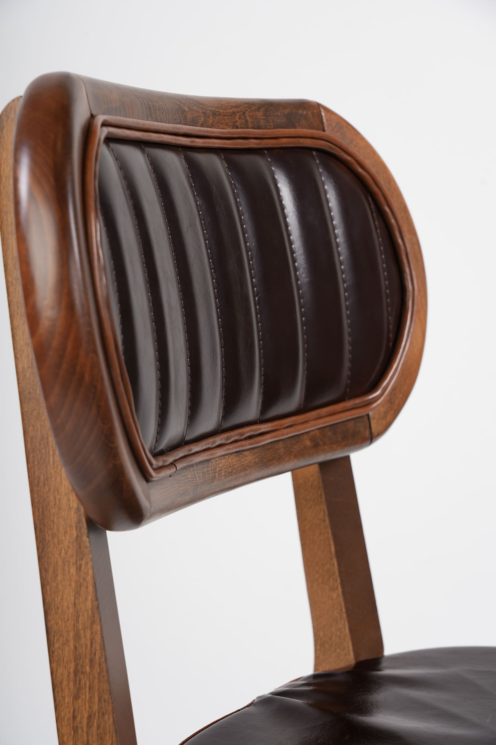 ASEL - Chaise en bois massif bistrot