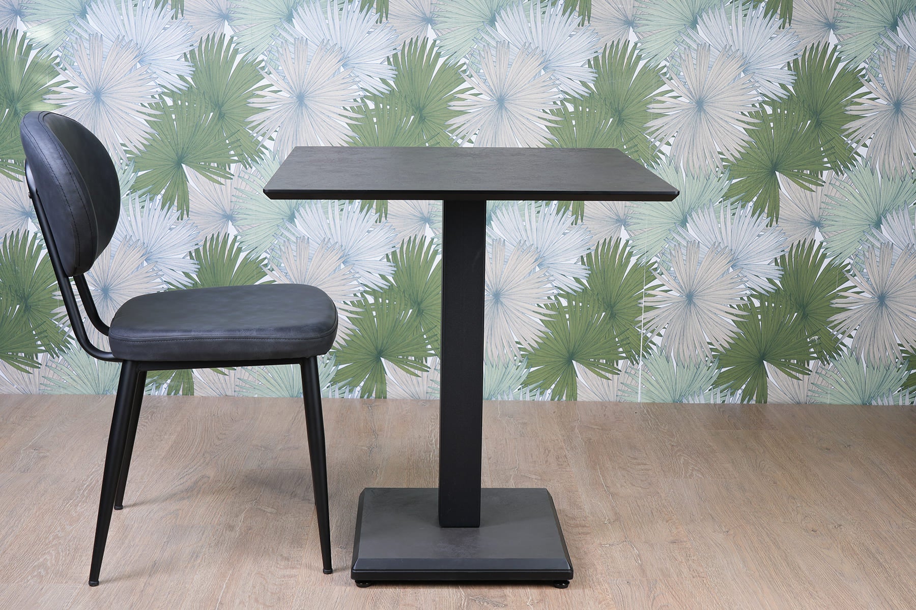 Lot 2 chaises Deniz + 1 table Carvel Yosun