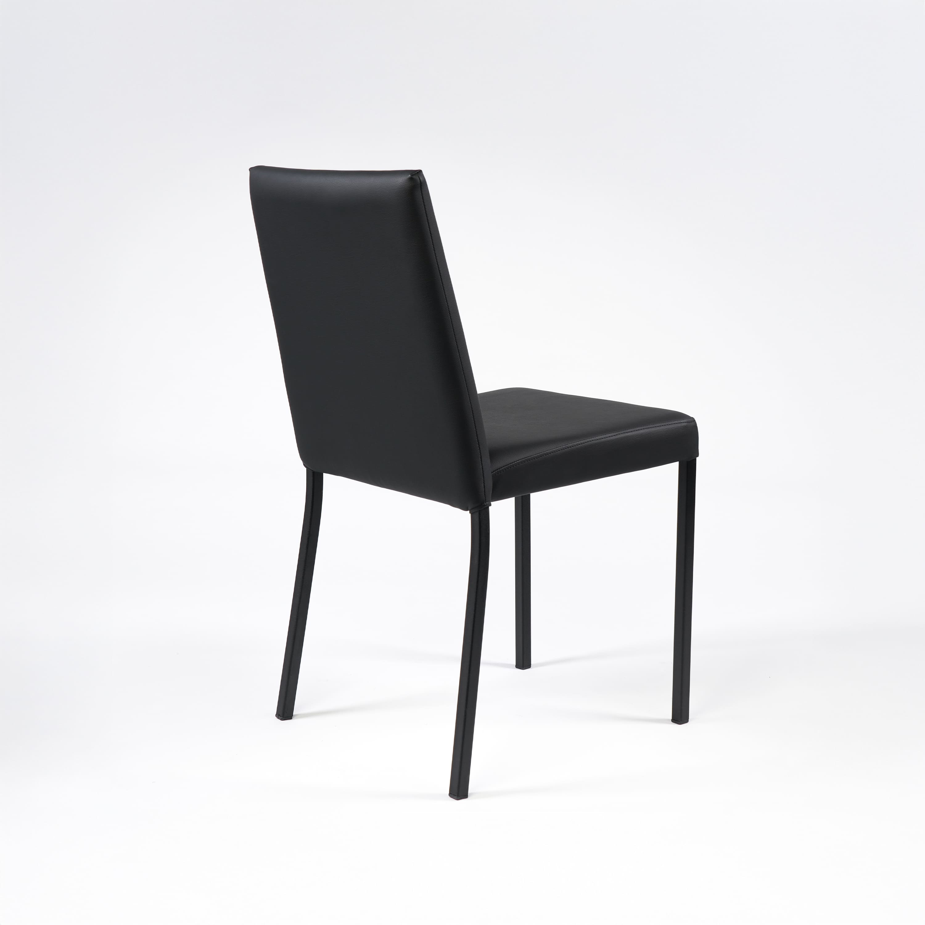 GAYE - Chaise en similicuir