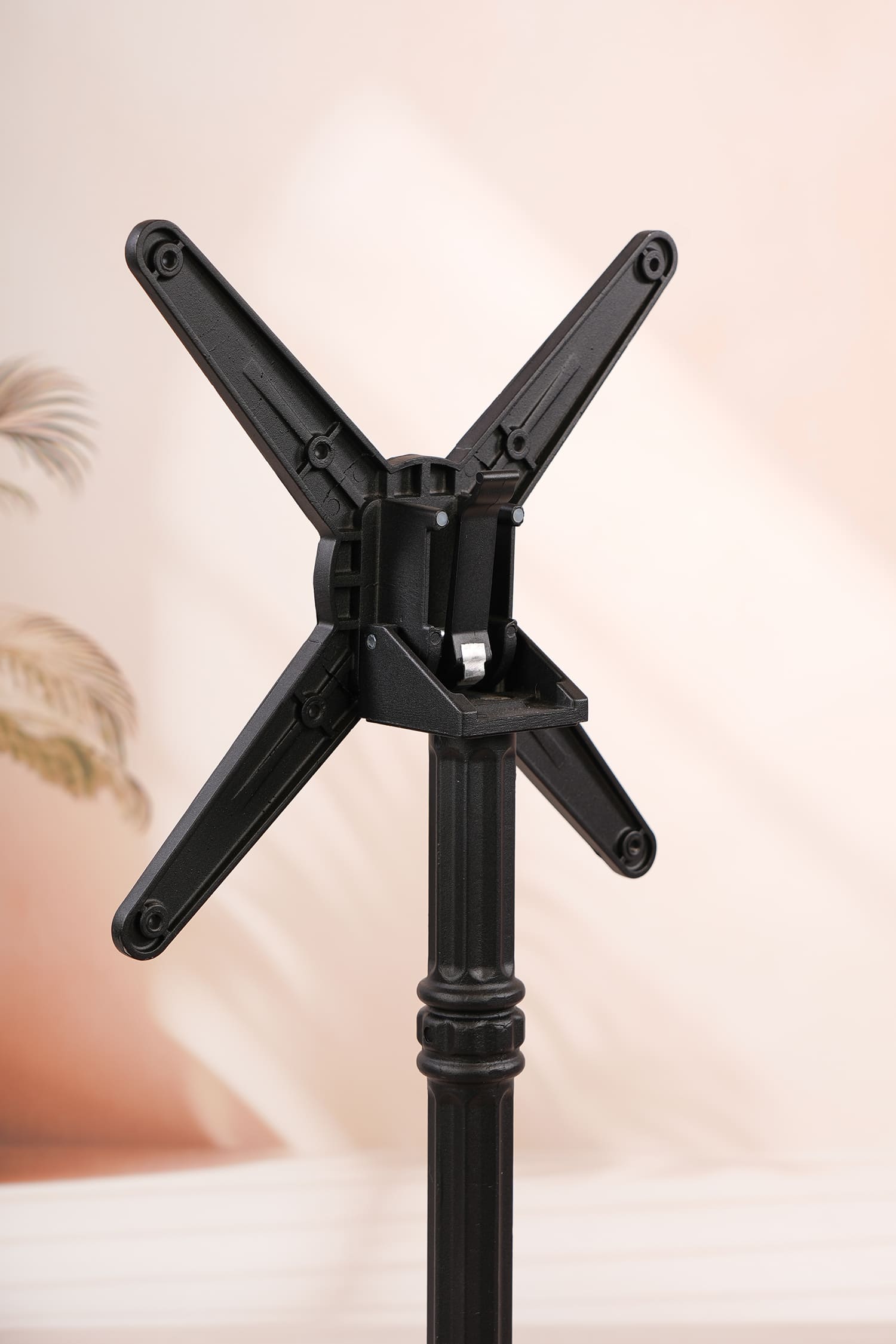 M405F - Pied de table lion pliable