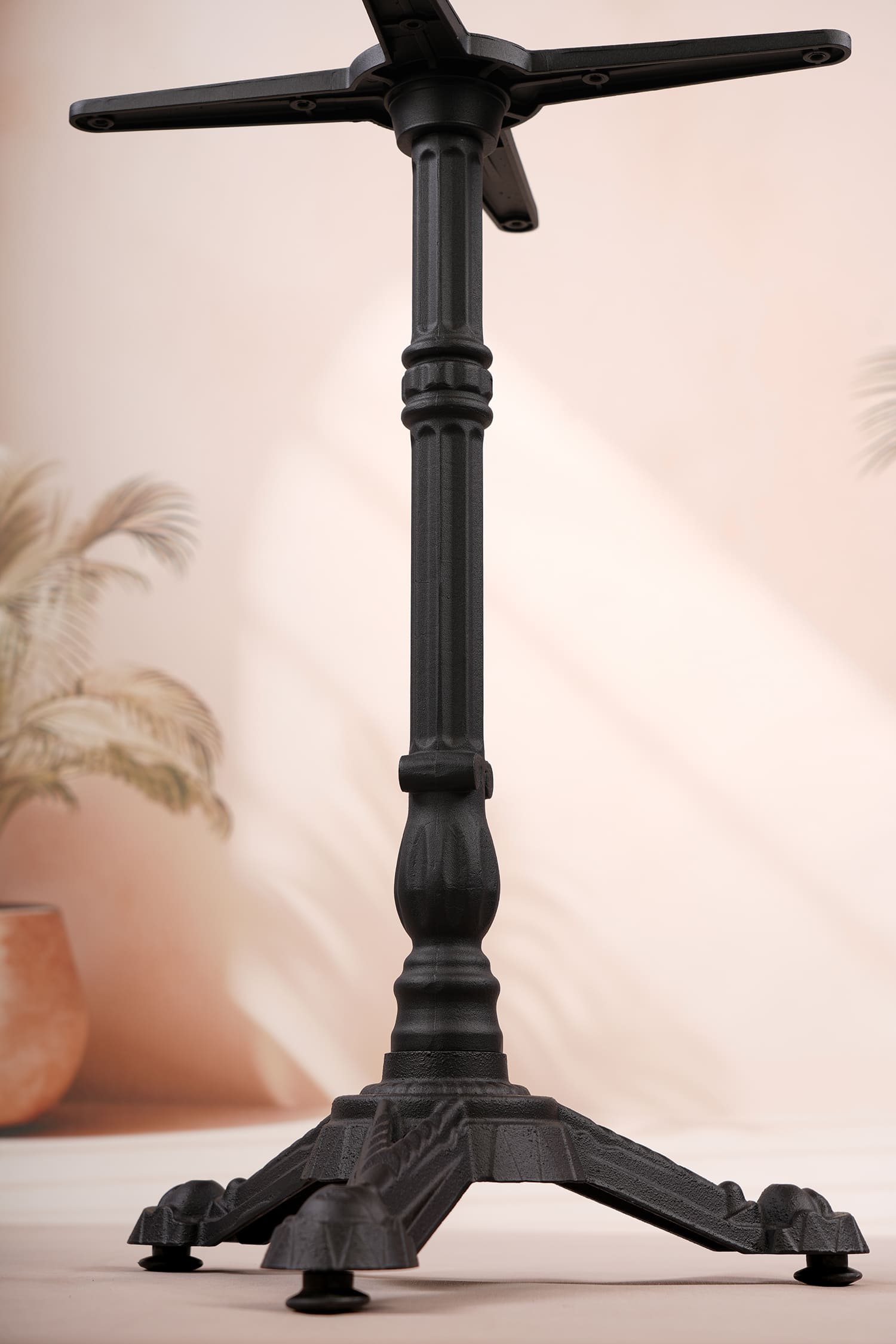 M430 - Pied de table lion