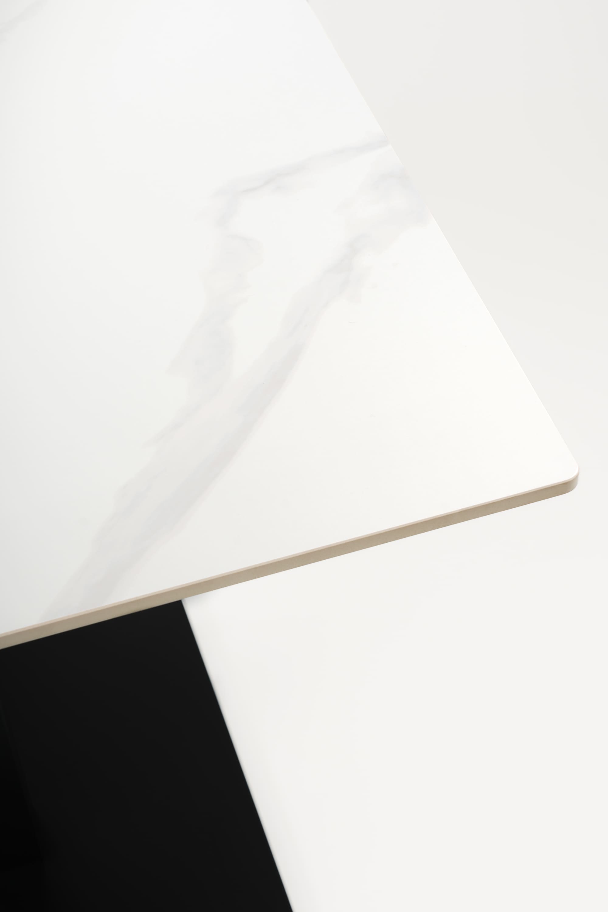 ELORA Calacatta - Table complète en céramique