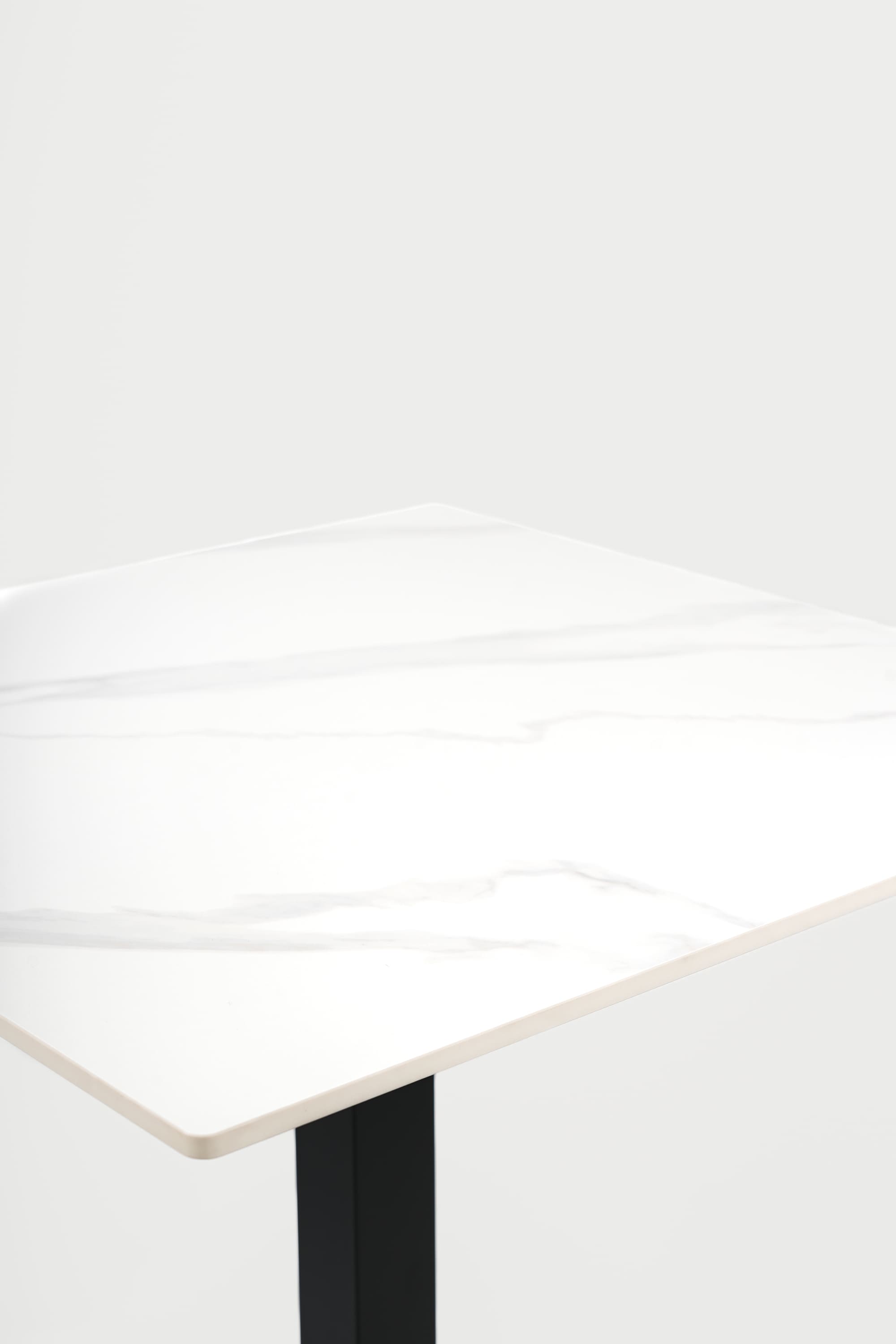 ELORA Calacatta - Table complète en céramique